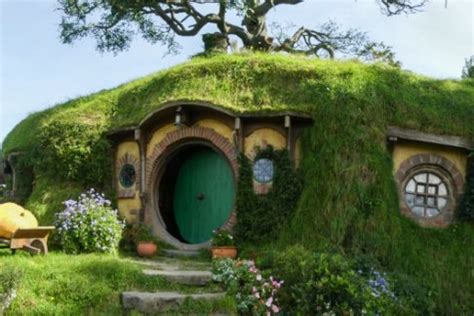 Hobbiton Movie Set Tour - BIG nano - Best Shopping Destination For Tech ...