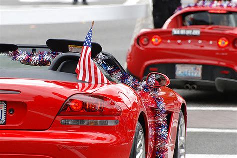 Can I display the American flag on my car? - StarSpangledFlags.com