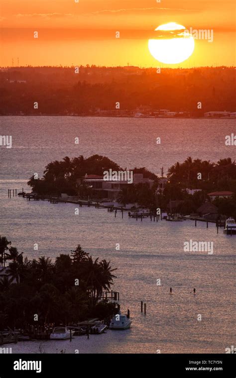 Miami Beach Florida,Biscayne Point,Biscayne Bay,sunset sun setting,FL190430084 Stock Photo - Alamy