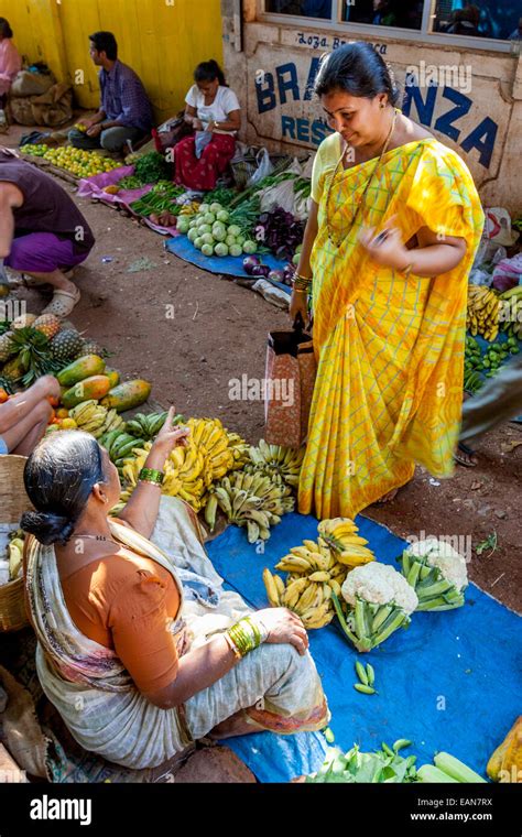 Calangute market hi-res stock photography and images - Alamy