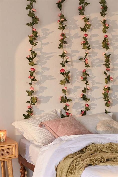 Decorative Rose Vine Garland | Romantisches schlafzimmer dekor, Dekor zimmer, Schlafzimmer deko