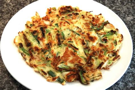 Korean food photo: Vegetable pancake - Maangchi.com