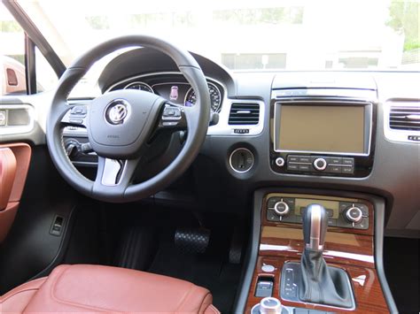 2017 Volkswagen Touareg: 80 Interior Photos | U.S. News