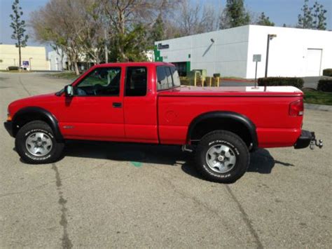 Sell used 2000 Chevy S10 ZR2 4x4 extended cab pickup in Rancho Cucamonga, California, United ...