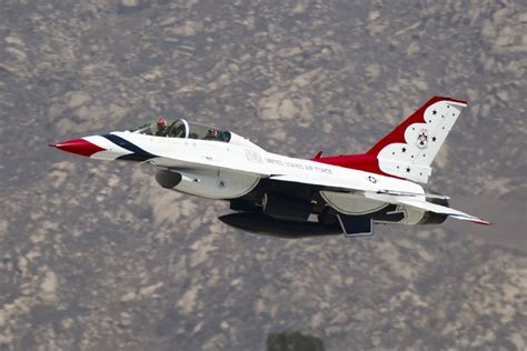 Thunderbirds F 16 Fighting Falcon