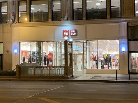 UNIQLO - Women's Clothing - 22 N State St, The Loop, Chicago, IL - Phone Number - Yelp