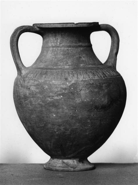 Amphora with Figures | 48.99 | The Walters Art Museum