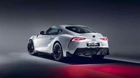 2020 Toyota Supra 2.0L Turbo looks the part - CNET