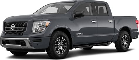 2021 Nissan Titan Crew Cab Reviews, Pricing & Specs | Kelley Blue Book