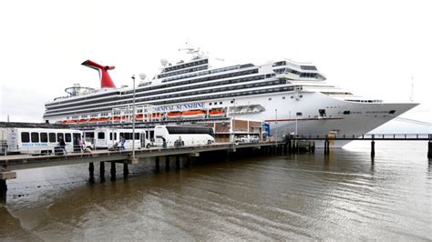 CDC Drops COVID-19 Health Warning for Cruise Ship Travelers