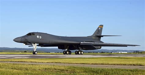 The magnificent B-1B Lancer. (4456x2327) : r/Land_Air_Sea_Defense