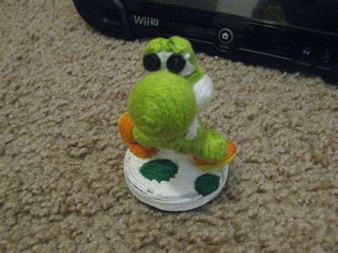 Fan makes custom Yarn Yoshi amiibo