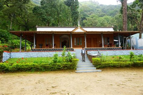 Family Group Package in Munnar | Cottages for Group Stay in Munnar