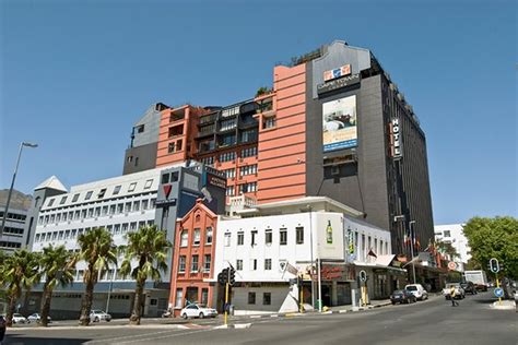 Cape Town Lodge Hotel | Rooms For Change