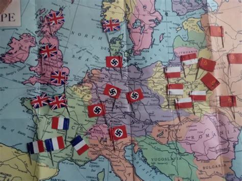 WW2 MAP OF Europe & Flags Of Nations At War Moveable Flag Pins W & A K ...