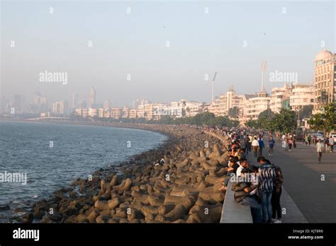 Marine drive mumbai hi-res stock photography and images - Alamy