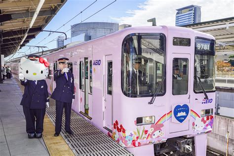 Pretty in Pink: Tokyo's Hello Kitty Train is Pulling in the Station ...