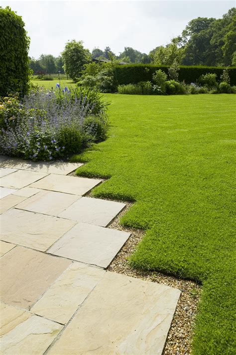 45+ Gorgeous Backyard Landscape With Edging Lawn Design Ideas — Freshouz Home & Architecture ...