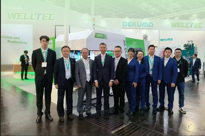 K 2025 完美落幕，華大機(jī)械攜創(chuàng)新技術(shù)贏(yíng)得全球客戶(hù)贊譽(yù)！