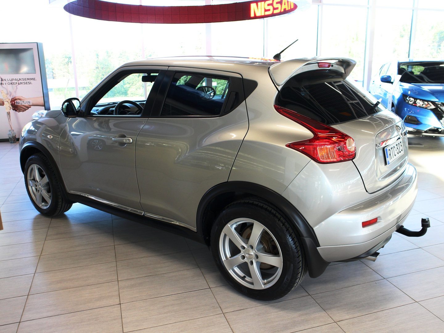 Nissan juke 1.6l visia 2wd cvt #4