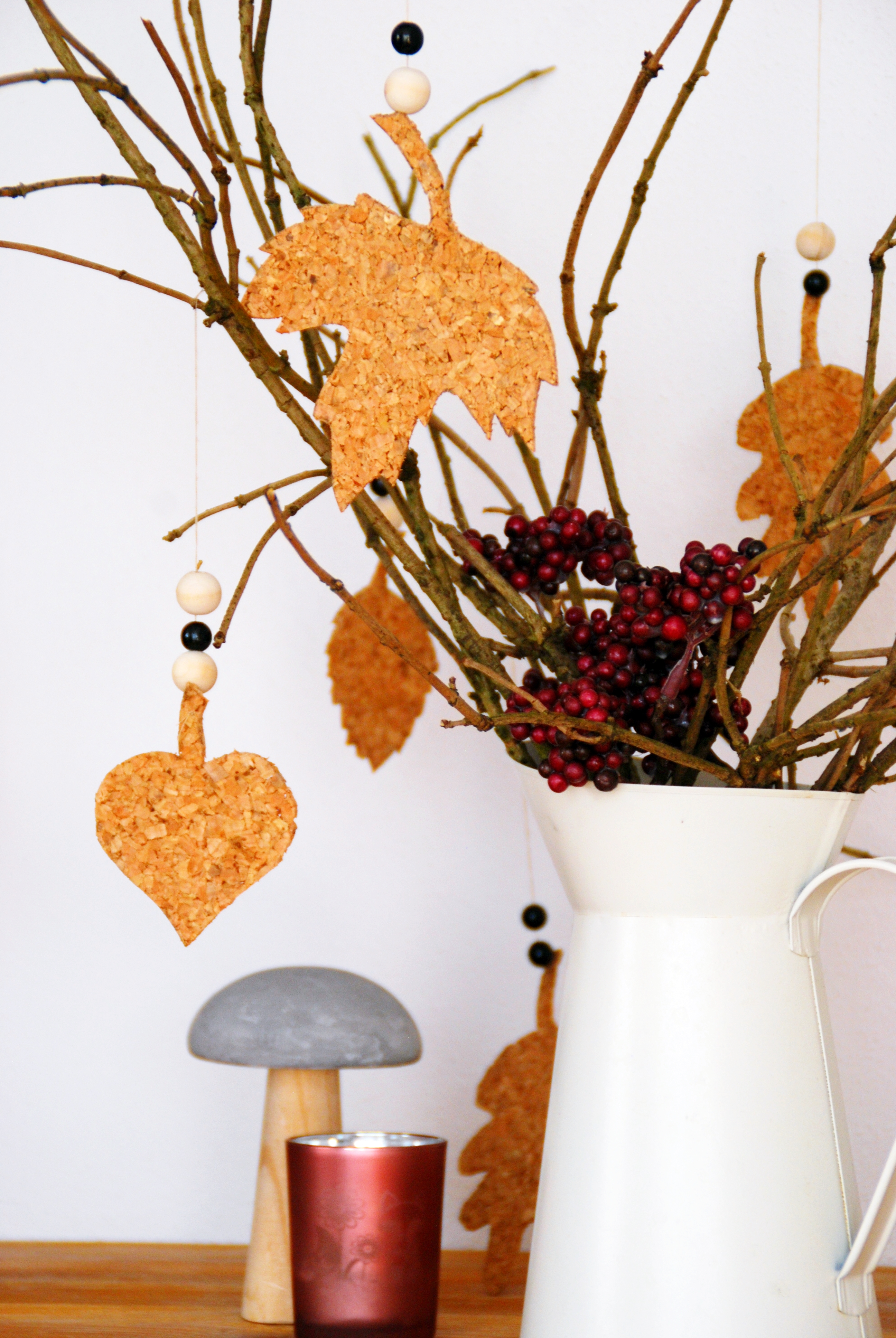 [Herbst-DIY] Blätter aus Kork und Papp-Drachen