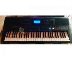 Yamaha PSR E453