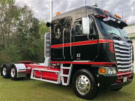 Freightliner Argosy 2014 Sleeper Semi Trucks