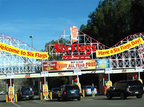 Six Flags Magic Mountain Entrance