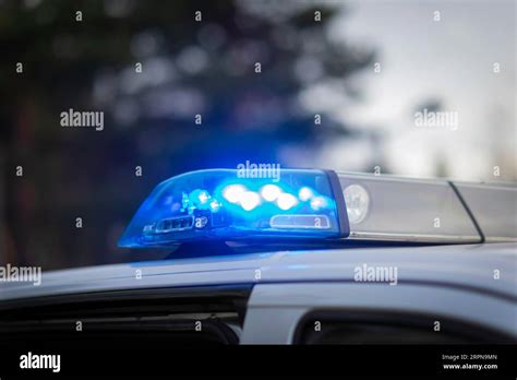 Blue Police Light Hi Res Stock Photography And Images Alamy