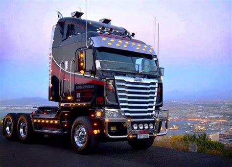 Like The Customization On This Freightliner Cabover Theres A Whole Fleet