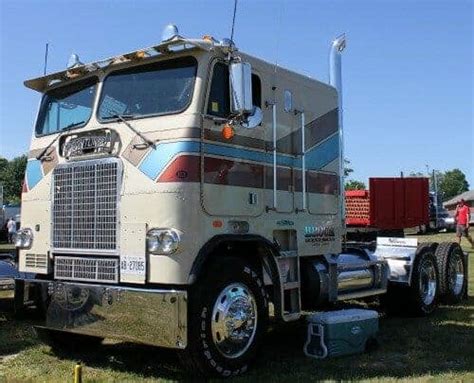 The Ultimate Freightliner Cabover Quick Guide And Photo Gallery