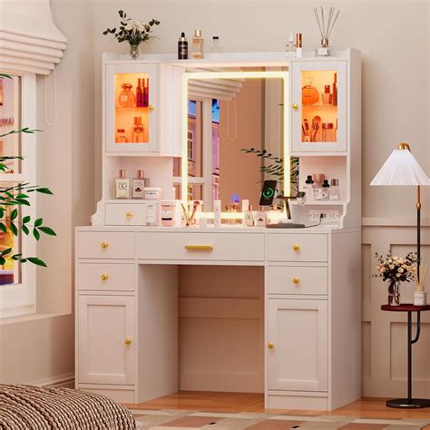 White Makeup Desk