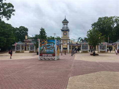 Six Flags Great Adventure Entrance