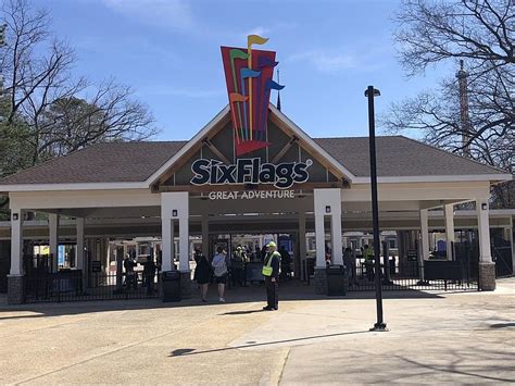 Six Flags Great Adventure Entrance