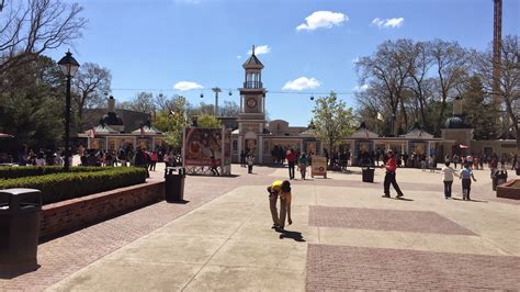 Six Flags Great Adventure Entrance