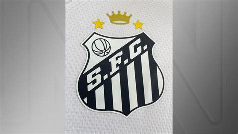 Santos apresenta novo escudo homenagem a Pelé CNN Brasil