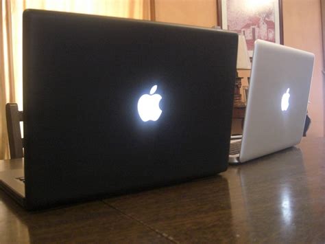 Where did Macbook Glowing logo disappear? | ConceptDive