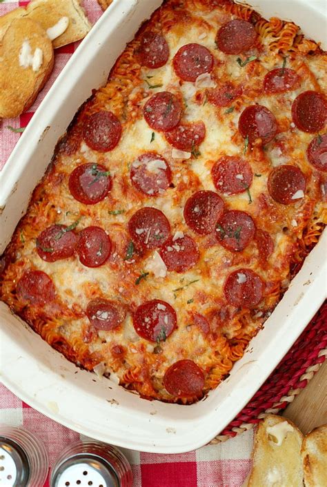 Mom's Pepperoni Pasta Bake | AllFreeCasseroleRecipes.com