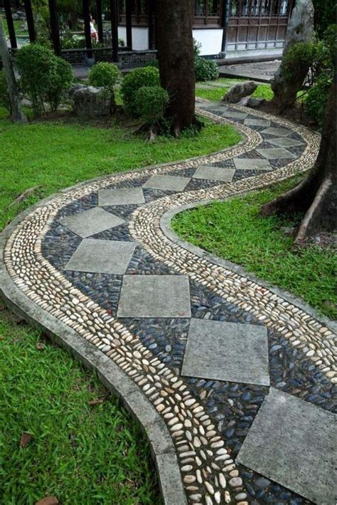 Stunning Stepping Stones Pathway Design Ideas 23 - HMDCRTN