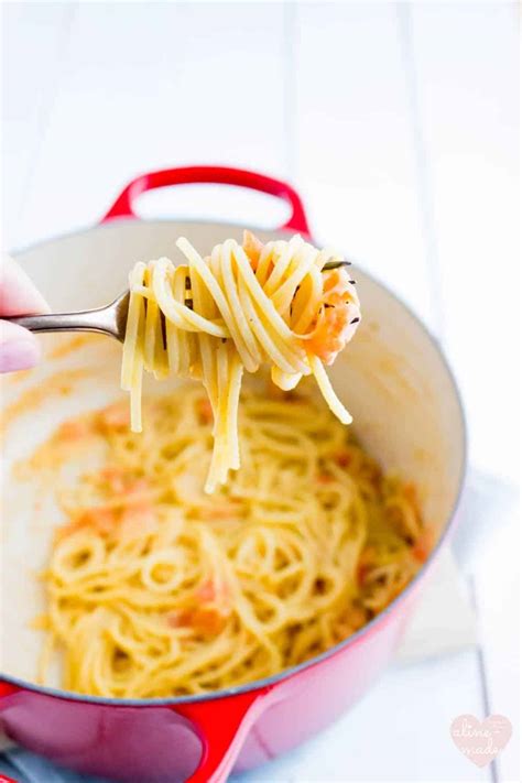 Spaghetti with Tomato Creme Fraiche Sauce | Aline Made