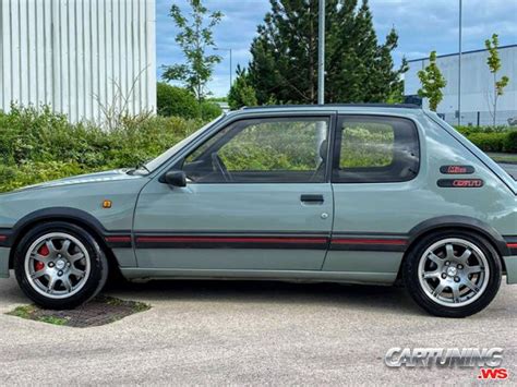 Tuning Peugeot 205 GTI, side