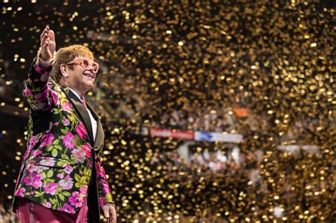 Elton John announces 2022 Gillette Stadium farewell concert