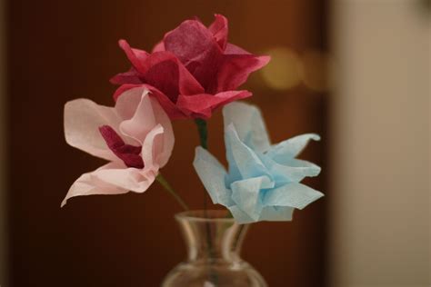 File:Paper flowers in vase.jpg - Wikimedia Commons