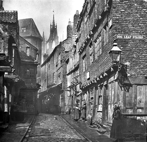 Newcastle: Historic images show 'how we used to live' - BBC News