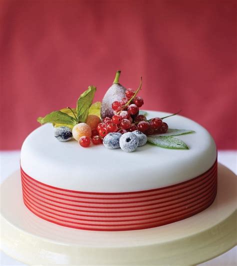 Share 69+ fruit cake decoration - seven.edu.vn