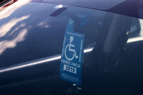 LA will fine drivers who misuse disabled parking placards - Curbed LA