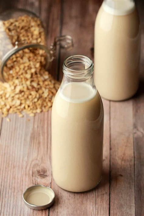 Homemade Oat Milk (Creamy and Delicious) - Loving It Vegan