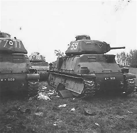 Somua S35 tanks 59 77 and 88 | World War Photos