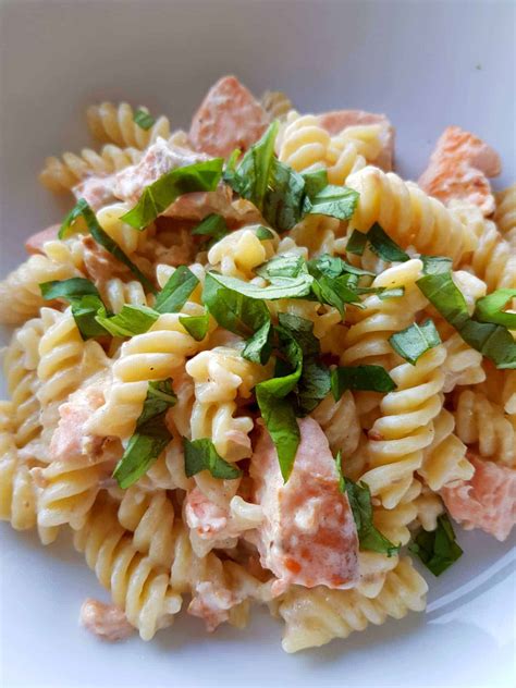 The Best 20 min Salmon and Creme Fraiche Pasta