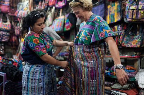 Traditional Guatemalan Clothing Demonstration in Antigua • Choosing Figs